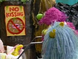 3324f.jpg (173 KB) Episode 3324