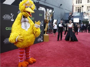 Big Bird arriving on the Red Carpet for the 2009 Daytime Emmy Awards.