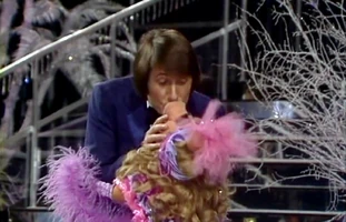 Udo Jürgens & Miss PiggyJetzt geht die Party richtig los