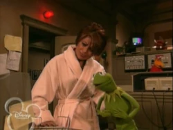 Vlcsnap-2012-06-10-14h04m00s138