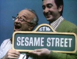 ClosingSign-BobHooperSS0071