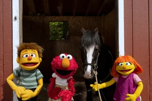 5323-ElmoJulia.jpg (670 KB)