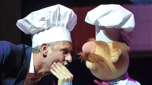 Hills and the Swedish Chef in The Muppets Take the O2.