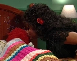 Denyce Graves & Elmo"Operatic Lullaby"