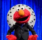 NTL-ElmoMoon.jpg (303 KB)