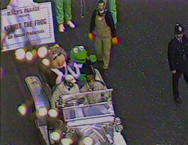 Kermit and Miss Piggy in a Rolls Royce, 1990