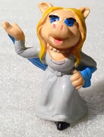 Schleich1977MissPiggy.jpg (128 KB) Miss Piggy