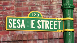 The letter M goes missing on Sesame Street Episode 4807