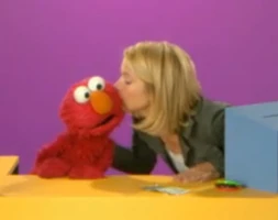 Christina Applegate & ElmoSesame Street Episode 4208