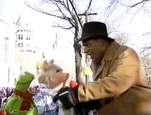 Kermit and Piggy interviewed by Al Roker in 2002