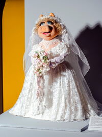MOMI-wedding-piggy