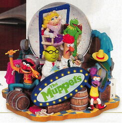 2005 plays "The Muppet Show Theme" The marquee lights illuminate with batteries Disney Parks exclusive