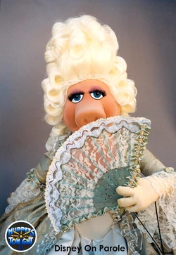 Piggy marie antoinette 2