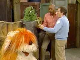 2506h.jpg (59 KB) "Mad About You"