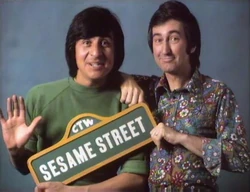 ClosingSign-LuisBobSS-0557