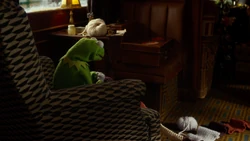 MMW extended cut 1.10.32 is that a scarf