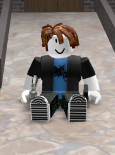 I Became The WORLDS SMALLEST AVATAR in Roblox Murder Mystery 2