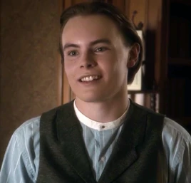 Bobby Brackenreid (Christopher Jones)