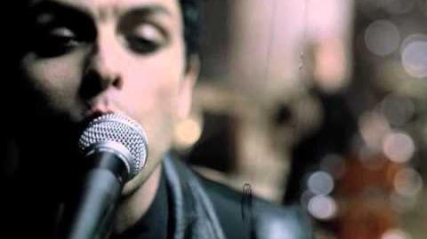 Green Day "Boulevard Of Broken Dreams" - Official Video-2