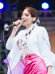 Caroline Polachek of Chairlift, 2016