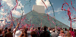 Rock-hall-of-fame kimberly-barth sep-1995 640x310-1