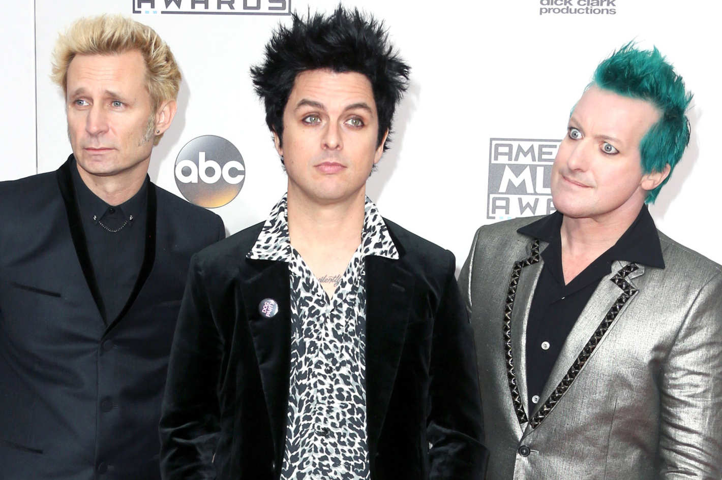 https://static.wikia.nocookie.net/music/images/c/c0/Green_Day.jpg/revision/latest?cb=20180623231133