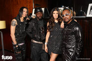 Black-Eyed-Peas-Photo-with-Fuse-logo-url