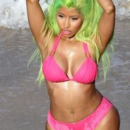 Nicki-Minaj-Starship-7