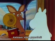 Nipsu toi gramofonin Muumitaloon..png (811 KiB)