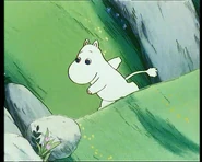 Muumipeikko juoksee Niiskuneidin perässä.png (867 KiB)