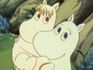 Muumipeikko ja Niiskuneiti metsässä.png (387 KiB)