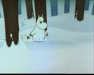 Muumipeikko on metsässä talvella.jpg (54 KiB)