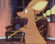 Nipsu pitää vahtia.png (755 KiB) Nipsu vahtii milloin Mörkö on Muumitalolla.