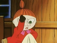 Myy ompelee purjetta jäällä purjehtimiseen.