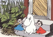 Tiuhti ja Viuhti lohduttamassa Muumipeikkoa kirjassa, Taikurin hattu.