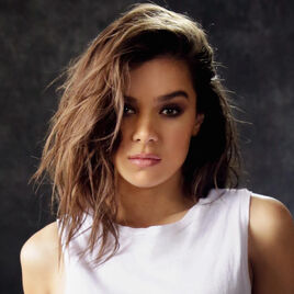 Hailee Steinfeld