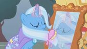 Trixie peinandose.jpg