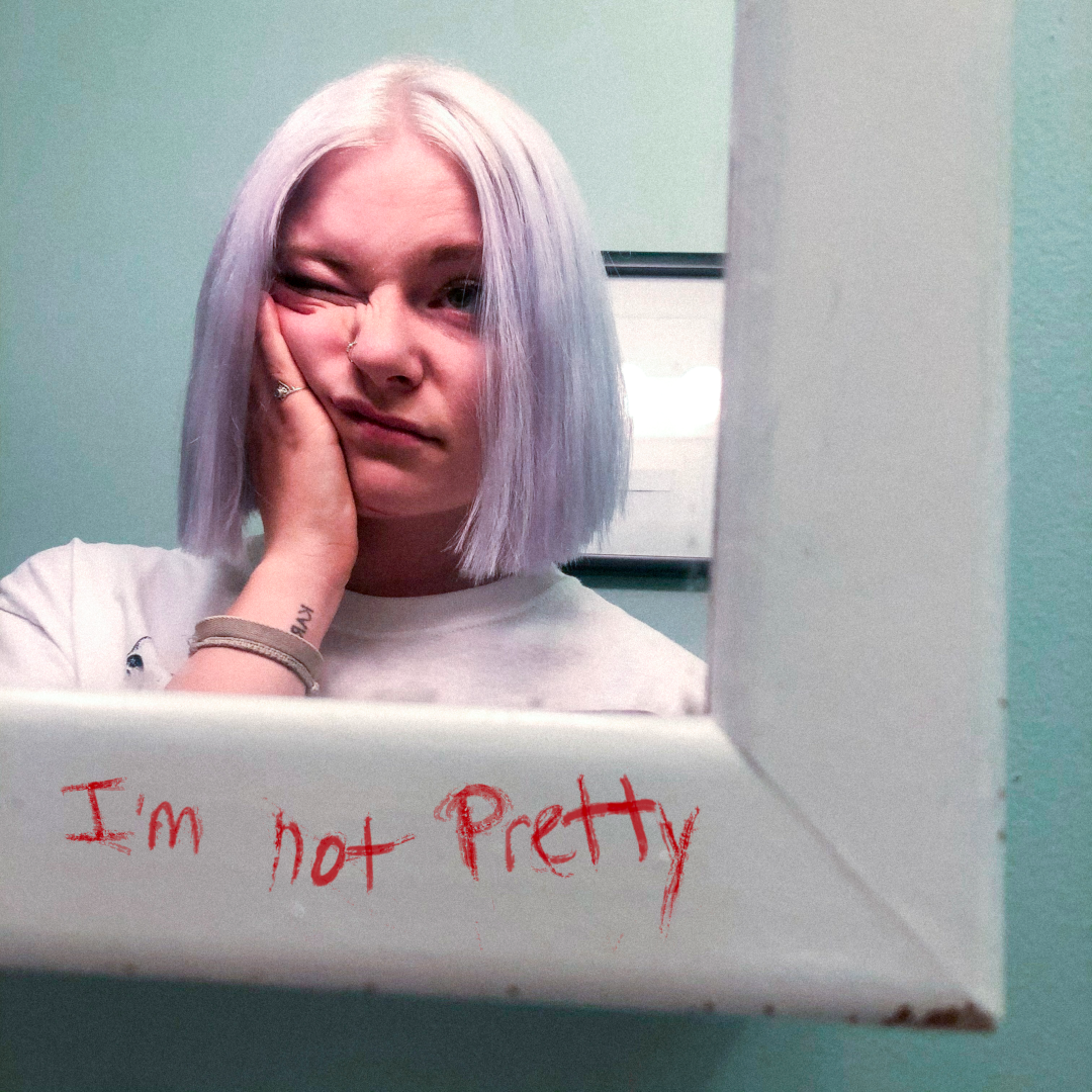 Die pretty перевод. Im not pretty Jessica. Jessie i'm not pretty. Песня pretty. Maybe im not pretty Lyrics.