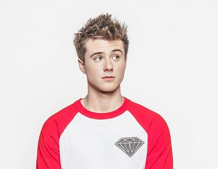 Alec benjamin preteending - Single by Younine