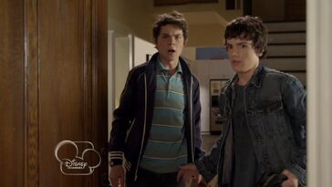 My-babysitters-a-vampire--fanged-and-furious-203--found-the-car--atticus-mitchell--matthew-knight