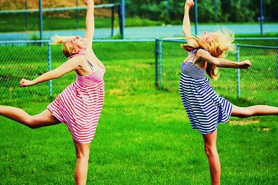 Reese & Hayley Synchronized Crazy Happy Dance!