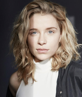 Anna Lena Klenke | How to Sell Drugs Online (Fast) Wiki | Fandom