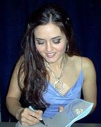 200px-DanicaMcKellar-2007-10-01.jpg