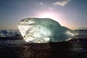220px-IceBlockNearJoekullsarlon