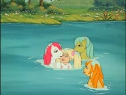 Sea Ponies kissing & hugging Molly so adorable