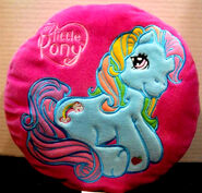 Little-pony-g3-rainbow-dash-pillow 1 7d7756e29e7b39fceee91d03303d18f9