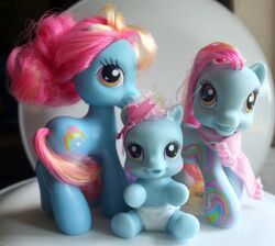 My Little Pony G3.5 - MLP Mom Dash - 2009 Shopping Day Rainbow Dash's Mom &  Baby