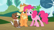 Pinkie Pie e il suo alligatore Gummy