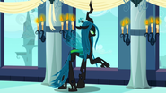1000px-Queen Chrysalis about to sing S2E26