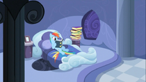 La camera da letto di Rainbow Dash.